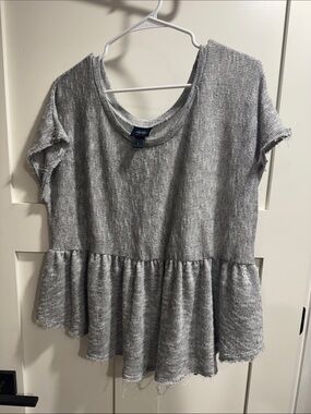 Daytrip Gray Heathered Short-Sleeve Peplum Tunic